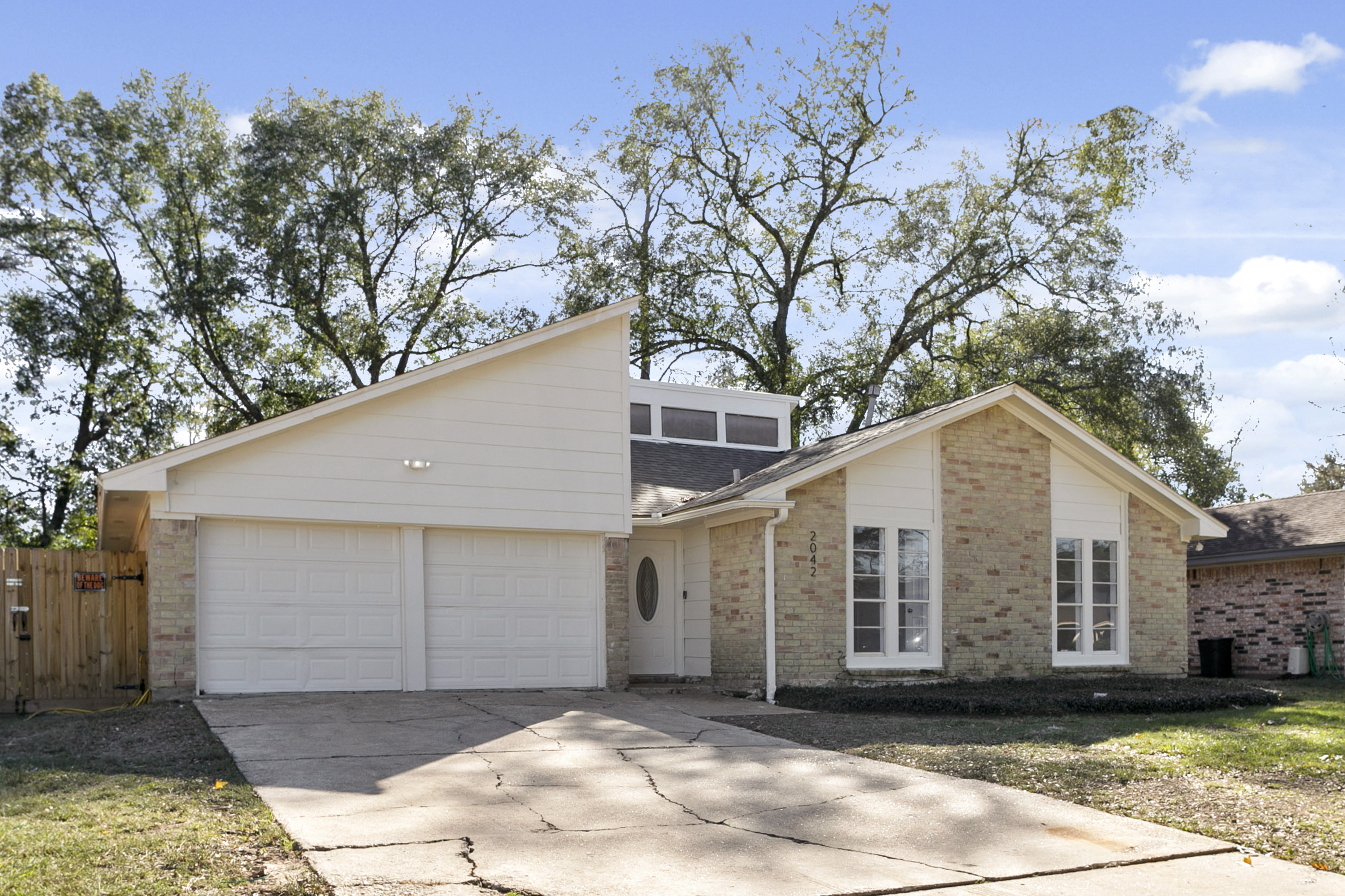 2042 Lexington Woods Drive